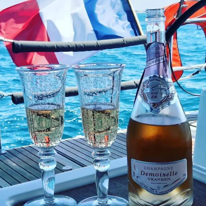 Hebergement Chambre D'Hotes Grau Du Roi Mas Des Marines Piscine Adult Only ル・グロー・デュ・ロワ エクステリア 写真