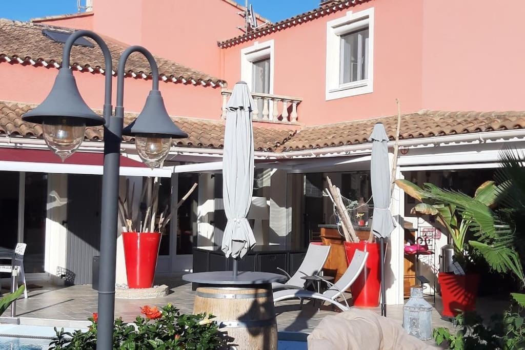 Hebergement Chambre D'Hotes Grau Du Roi Mas Des Marines Piscine Adult Only ル・グロー・デュ・ロワ エクステリア 写真