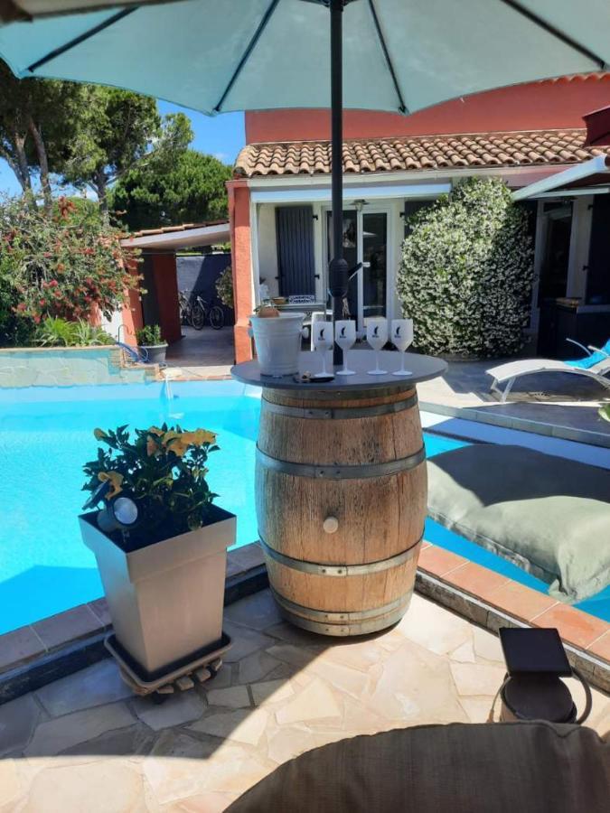 Hebergement Chambre D'Hotes Grau Du Roi Mas Des Marines Piscine Adult Only ル・グロー・デュ・ロワ エクステリア 写真